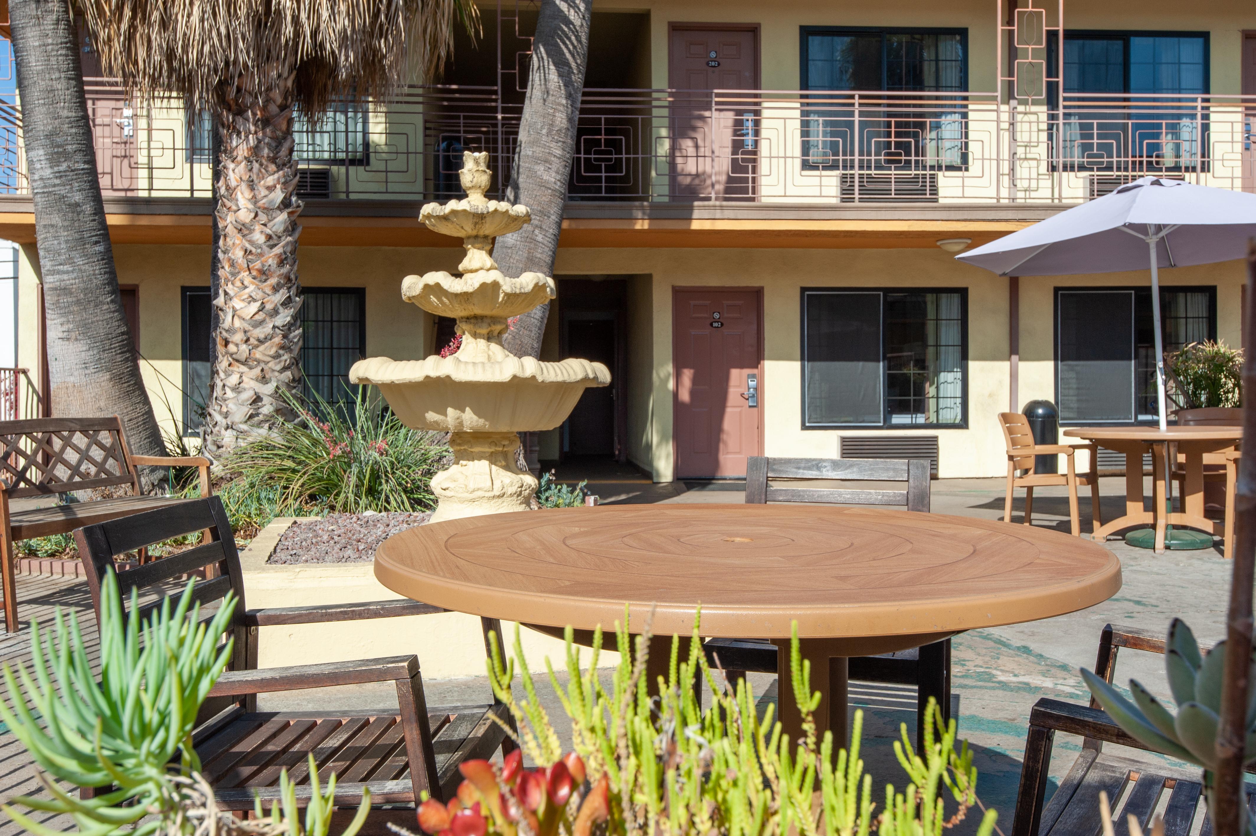 Studio City Court Yard Hotel Εξωτερικό φωτογραφία