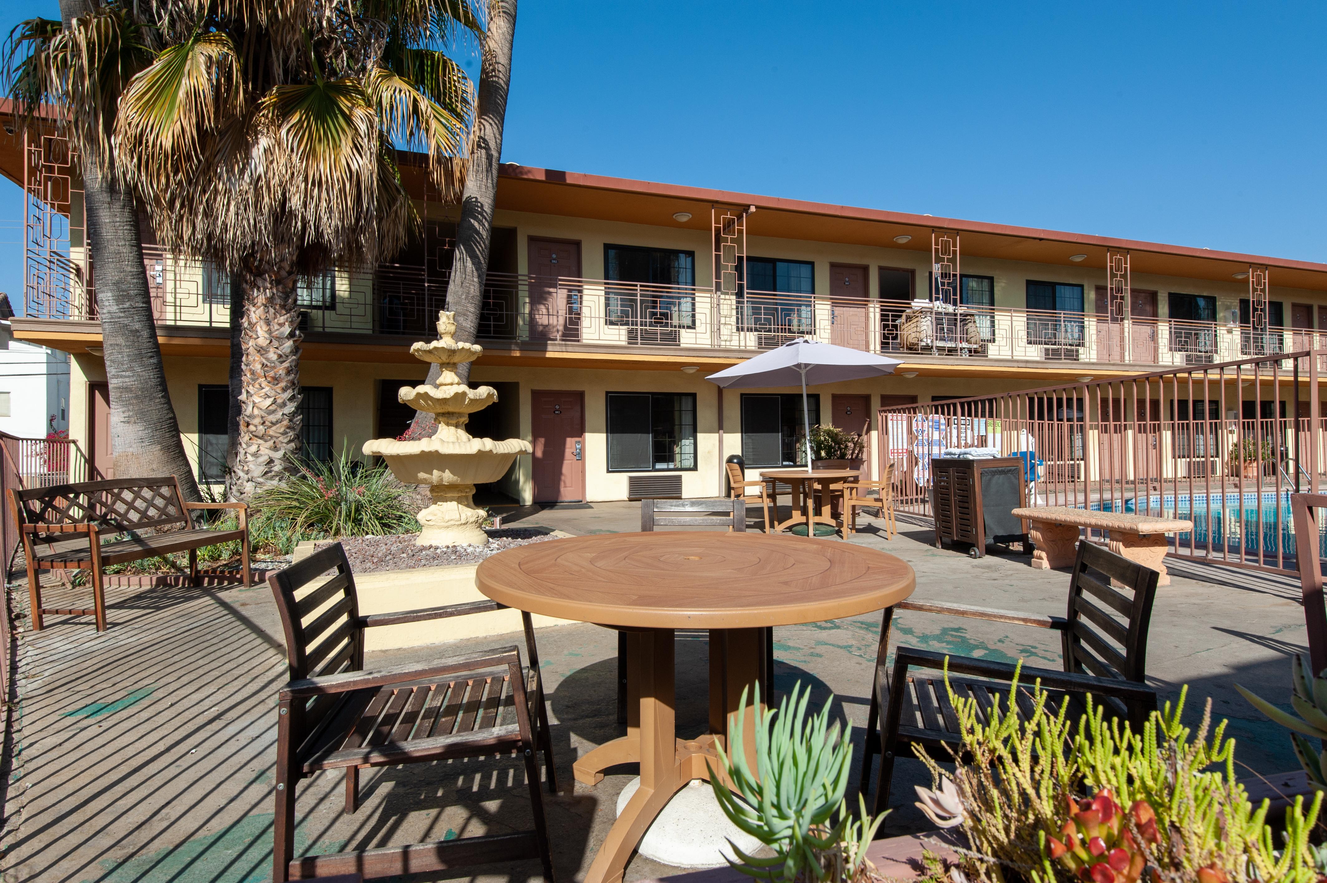 Studio City Court Yard Hotel Εξωτερικό φωτογραφία