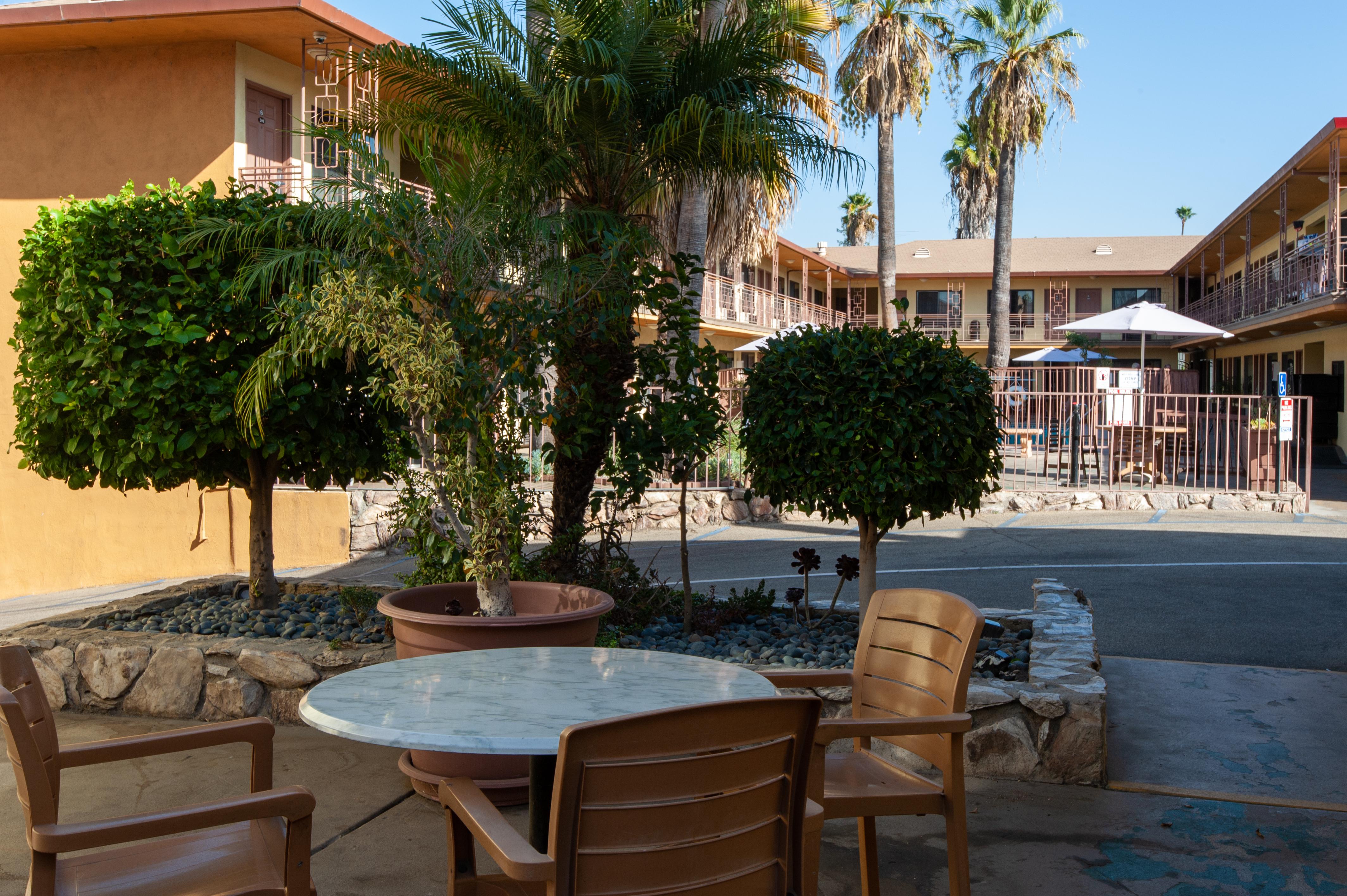 Studio City Court Yard Hotel Εξωτερικό φωτογραφία