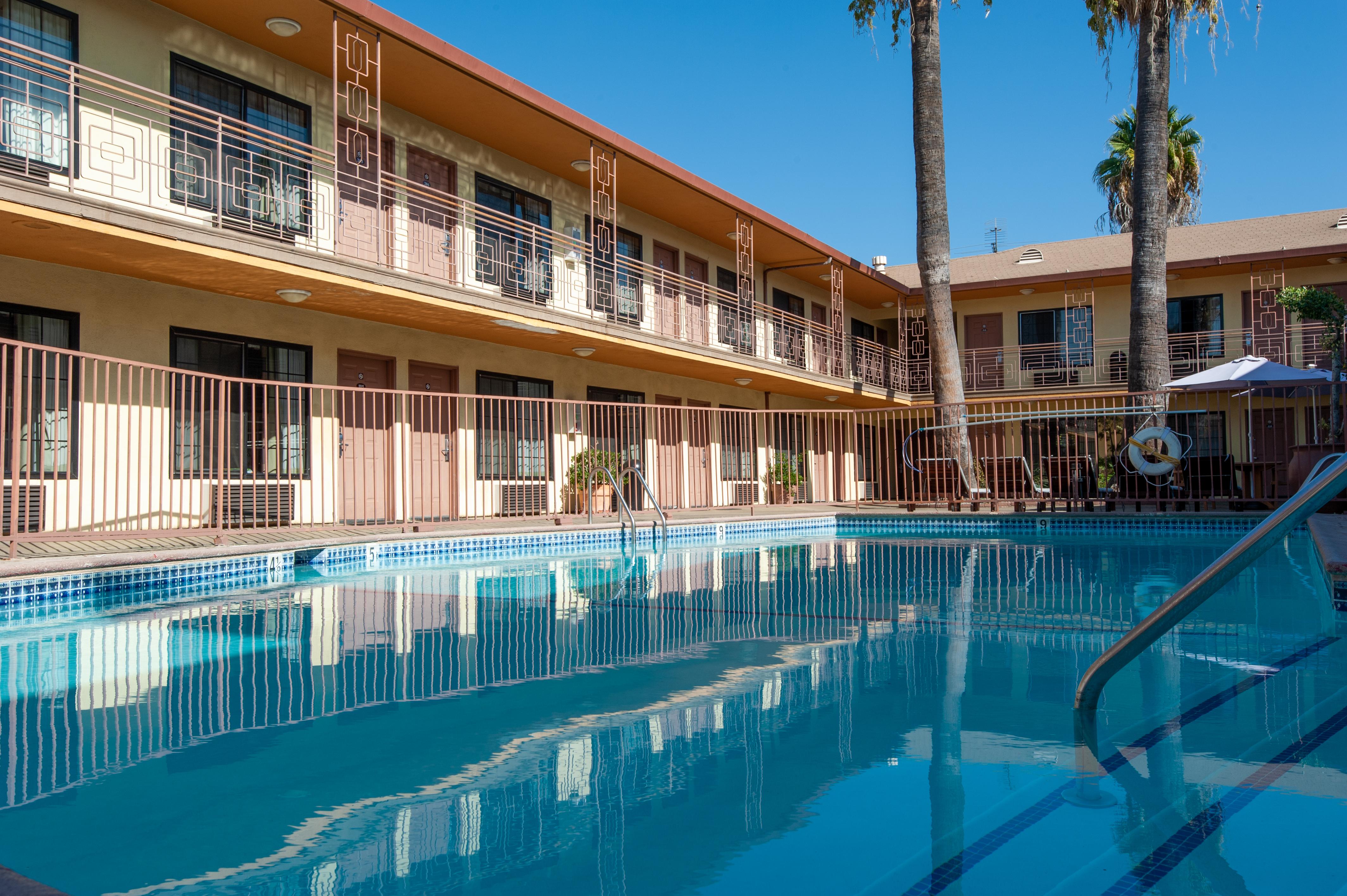 Studio City Court Yard Hotel Εξωτερικό φωτογραφία
